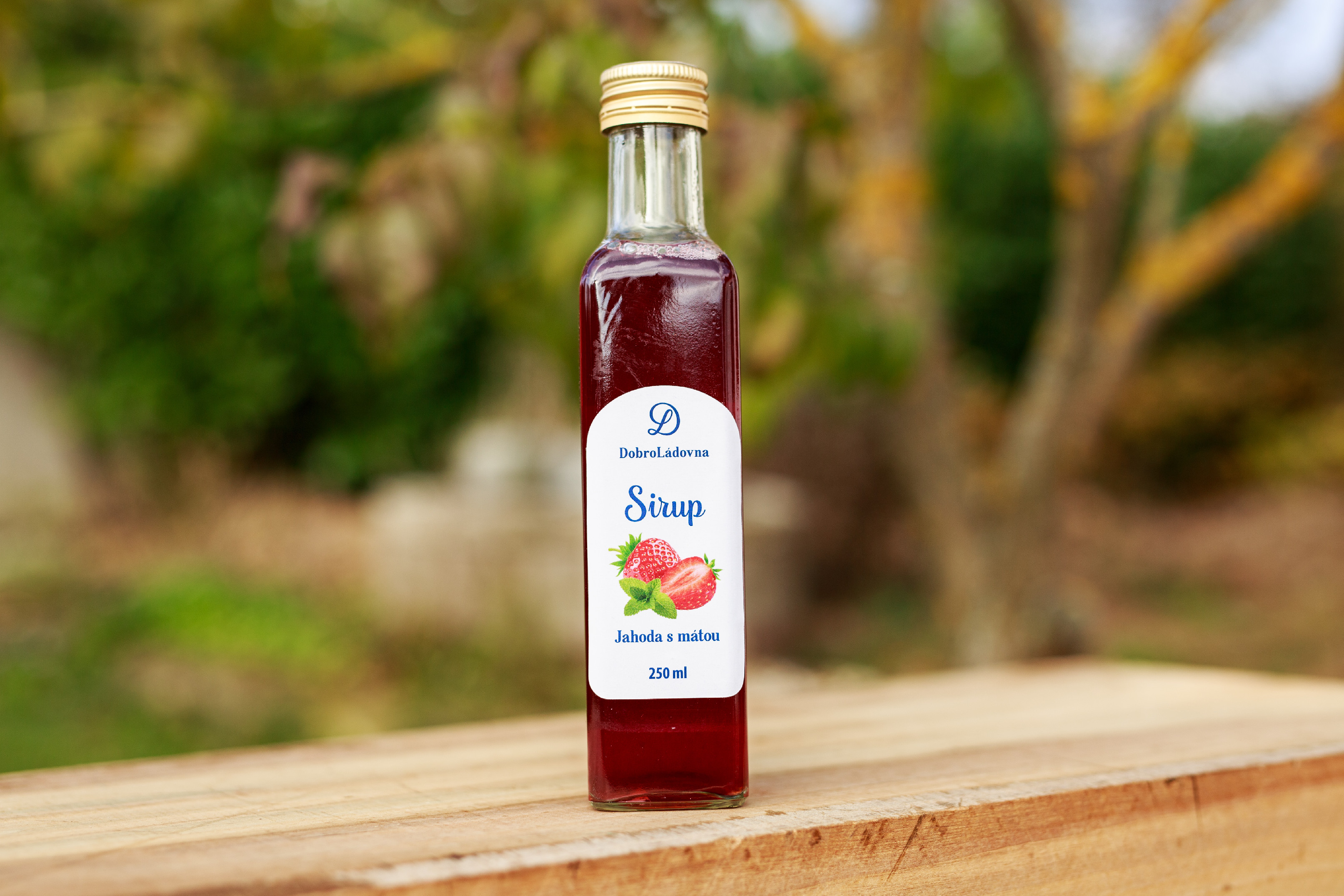 Sirup jahoda s mátou Dobroládovna