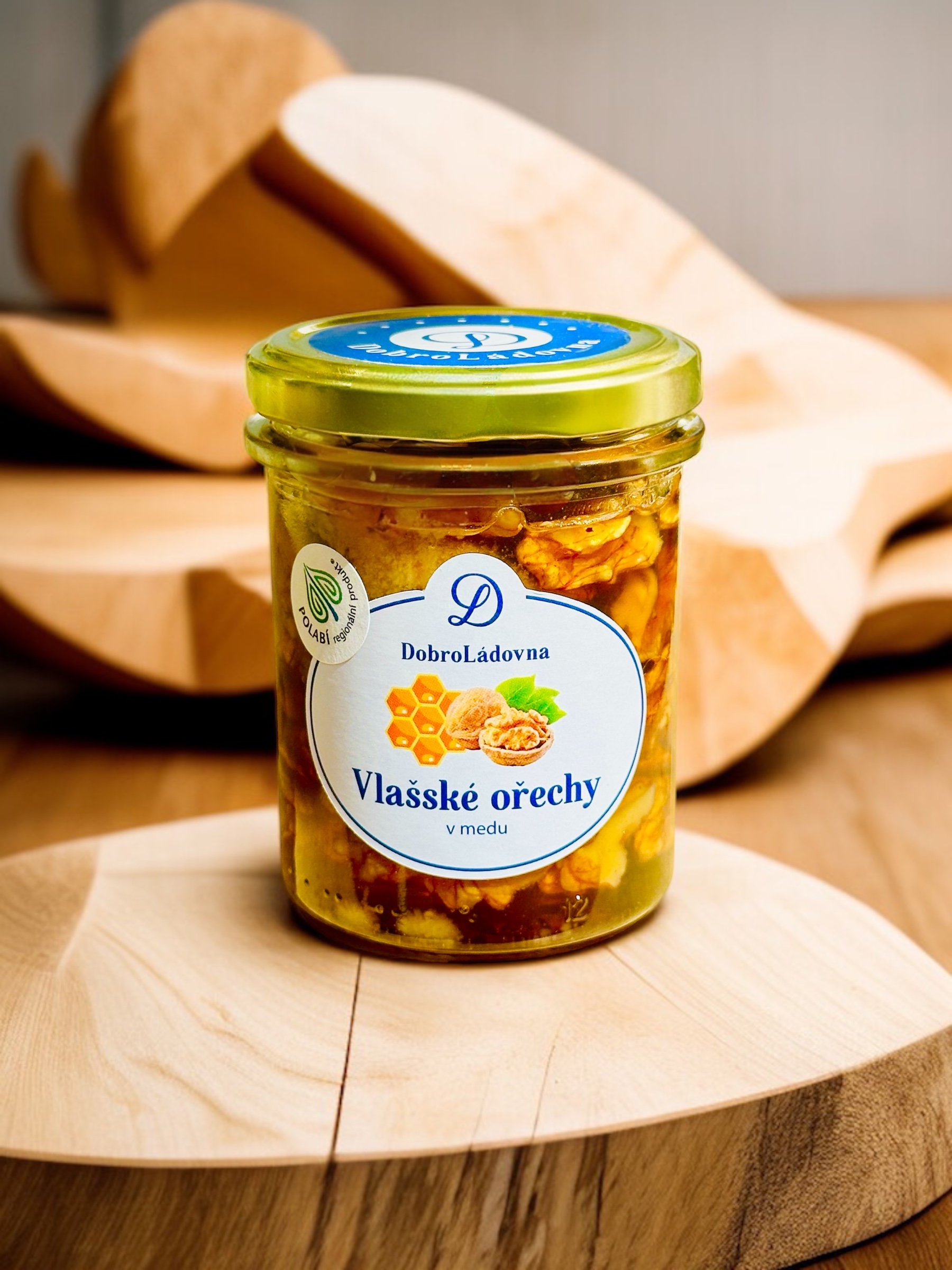 Vlašské ořechy v medu Dobroládovna
